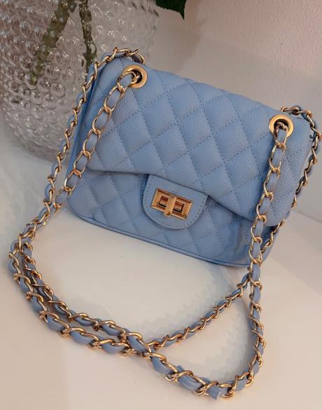 Krásna prešívaná kabelka v baby blue, 