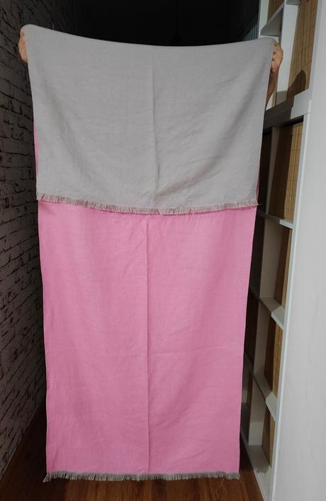 Dvojfarebná šatka okolo krku, 