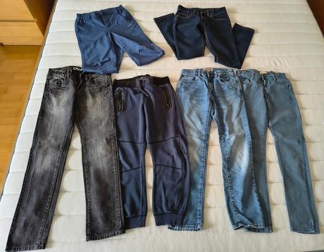 Balík riflí a športové nohavice v. 140/146, 146