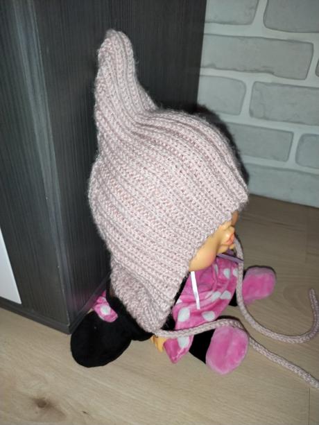 Ručná práca čiapka nadherna pudrova,