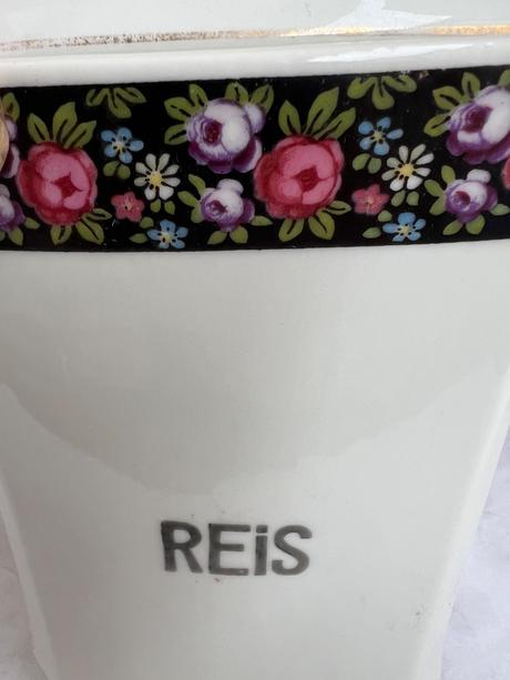 Starozitna reis velka porcelanova korenicka doza, 