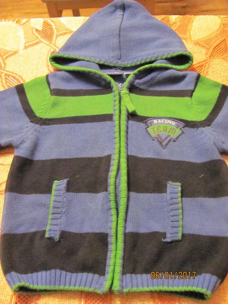 Svieži sveter s kapucňou veľ. 86-92, lupilu,86