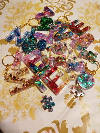 Písmená trblietavé ozdôbky kľúčenky,