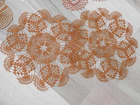 Háčkované dečky do hneda, 