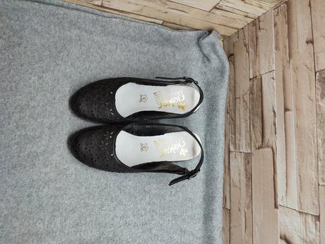 Rieker 36 - dámske kožené dierkované čierne topánk, rieker,36