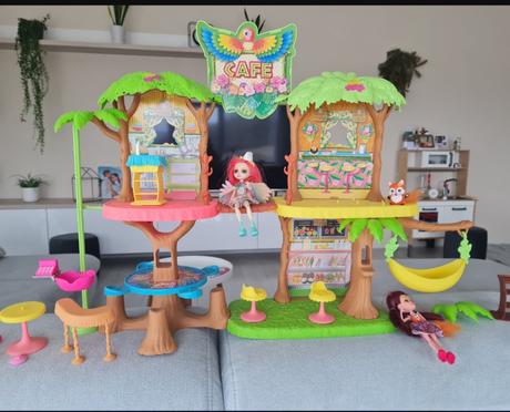 Cafe entchantimals domcek,