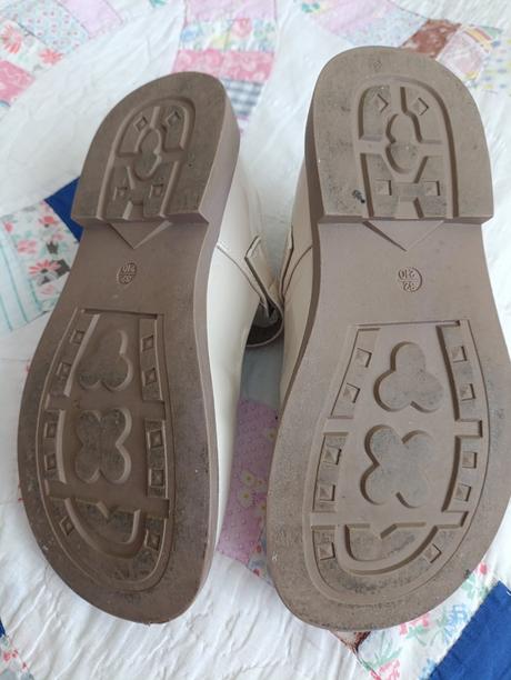 Dievčenské topánky, 31