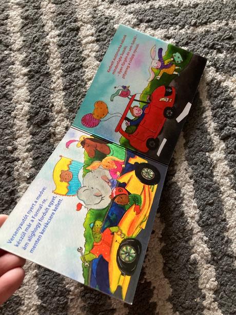 Leporelá állatkertben, autó parádé, 