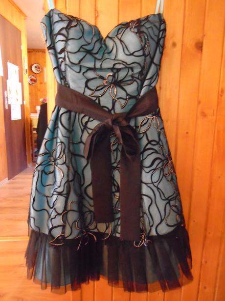 Spolocenske saty, 40