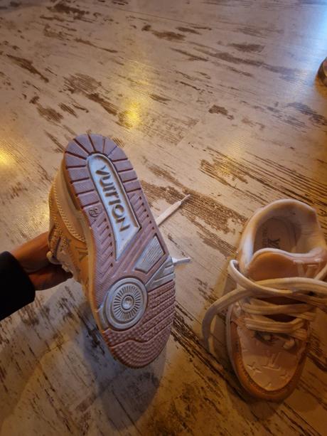 Dievčenské tenisky, 32