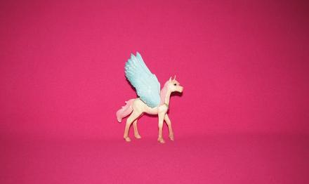 Schleich 70575 nazdobené žriebä pegasa jednorožca, 