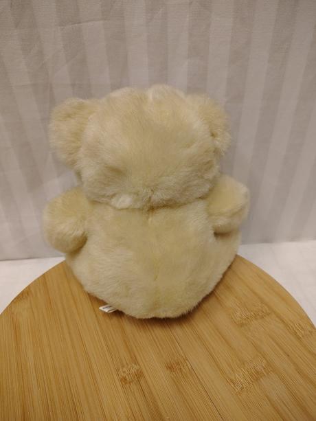 Plyšový krémový medveď s mašlou, 22 cm, 