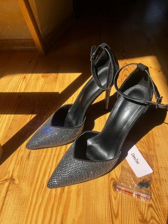 Kamienkové lodičky, 40