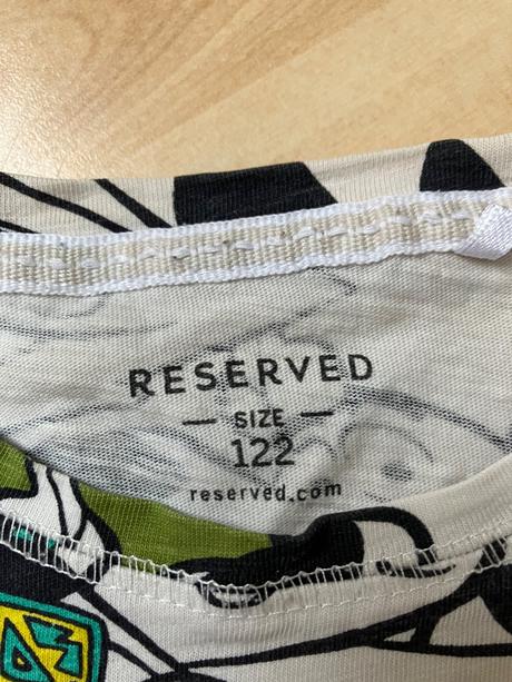 Tricko, reserved,122