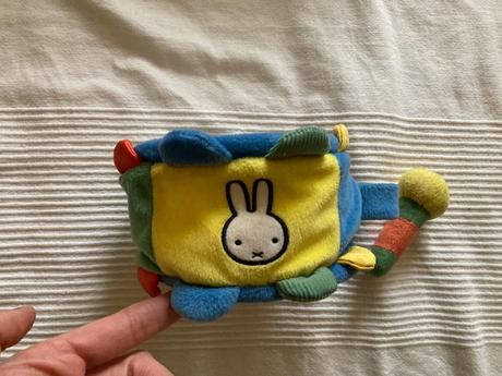 Plyšový bubienok s hrkálkami,