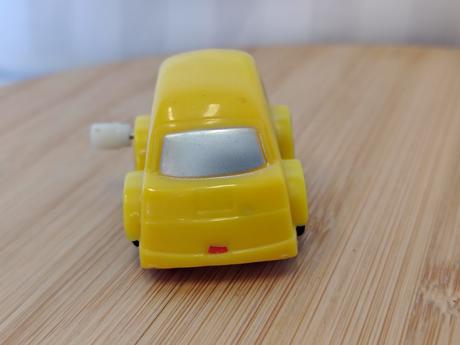 Raritné vintage autíčko na kľúčik vw beetle 90. r,