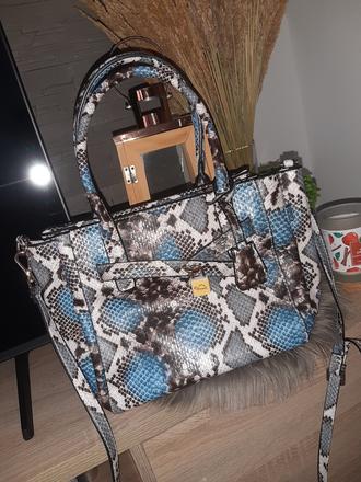 Kabelka carpisa, carpisa