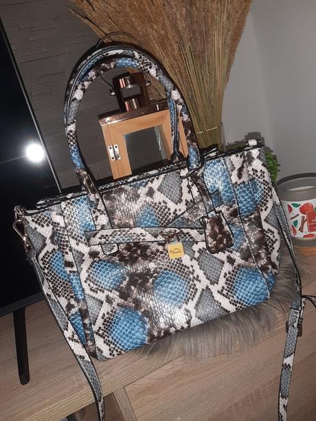 Kabelka carpisa, carpisa