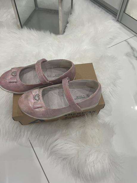 Ružové balerínky, 29