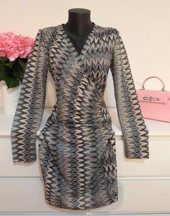 Ana alcazar elegantné vzorované šaty, m