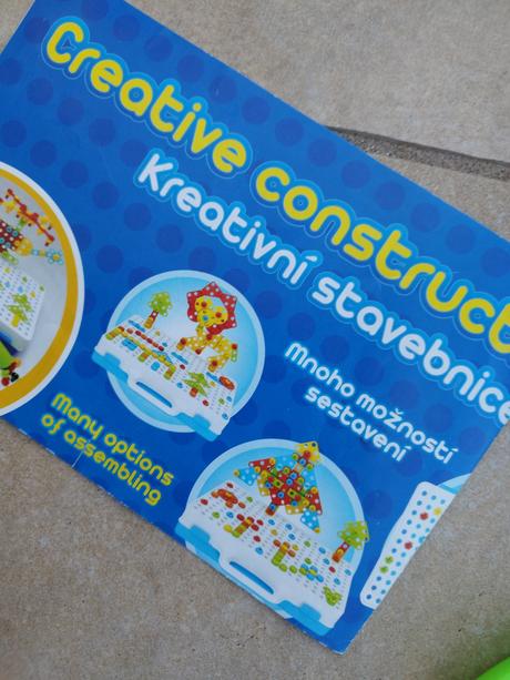 Skrutkovacia stavebnica s vŕtačkou,