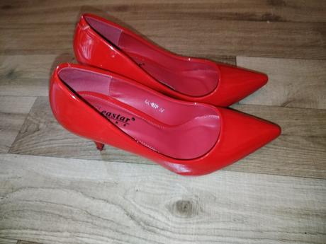 Červené lodičky, 37