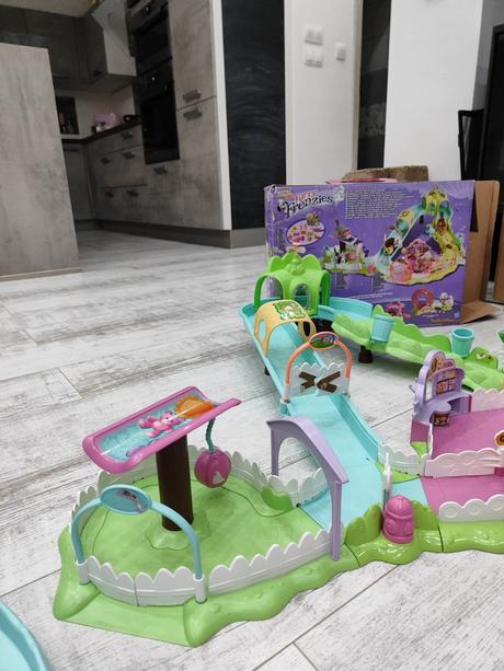 Furry frenzies interaktívne dráhy a škrečkovia, 