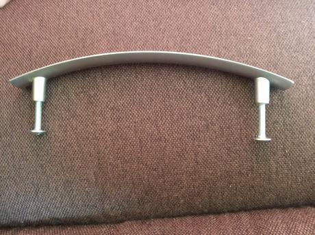 Uchytka na skrinku matný chróm 23 ks,