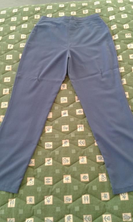 Spoločenské nohavice, 42