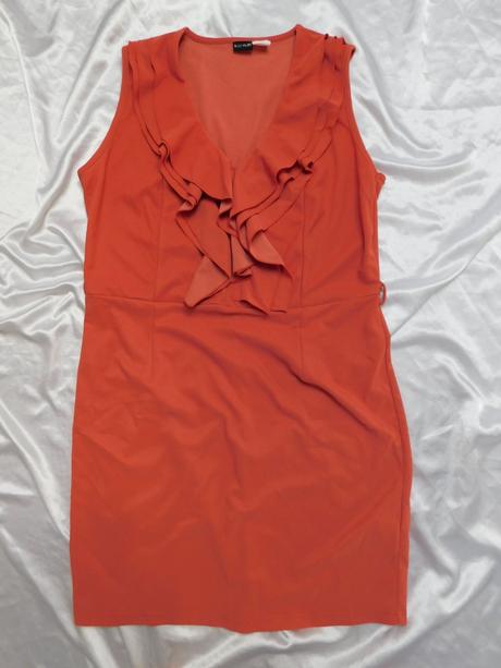 Kvalitne pekne šaty, 44