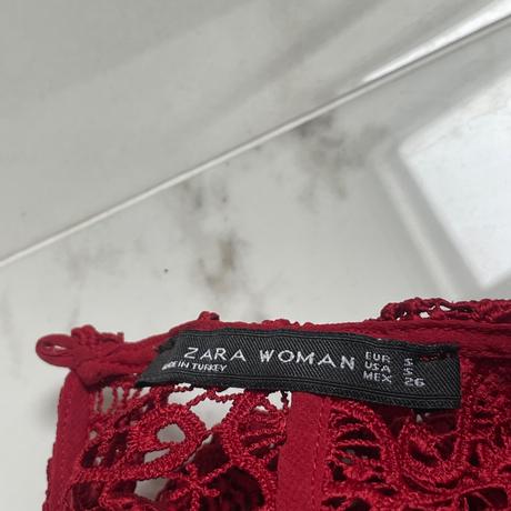 Zara červené šaty s krajkovým vrchom a sat, zara,s