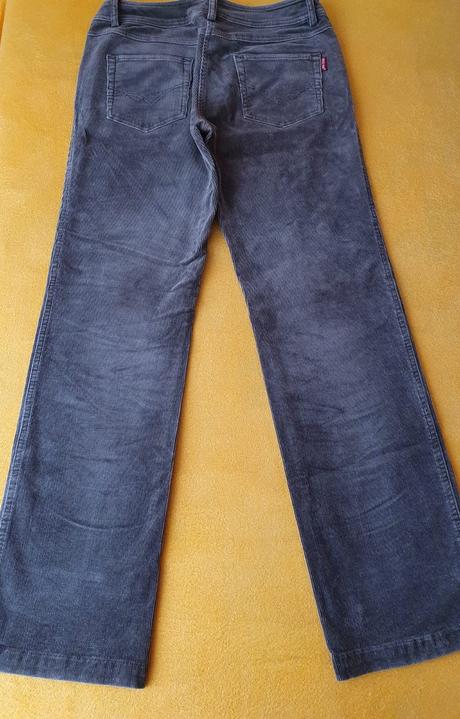 Menčestrové nohavice č.32, 32