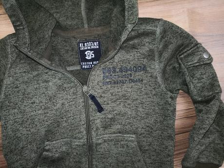 Hrubšia mikina, 122