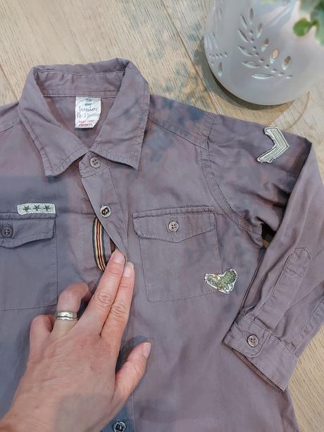 Army košeľa s nášivkami-top stav, 92