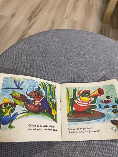 Stará retro miniknižka skokanské preteky,