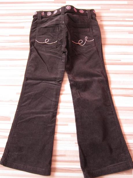 Tenke menšestrove nohavice, 122