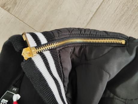 Kratase hrubé super tokyo, m / s / xs