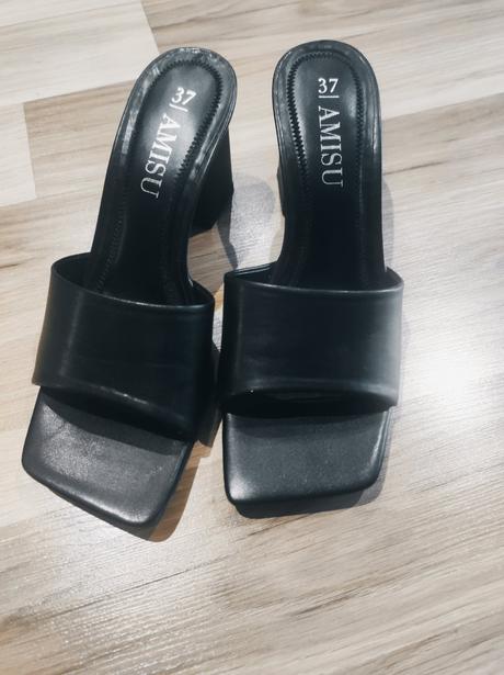 Šľapky čierne, 37