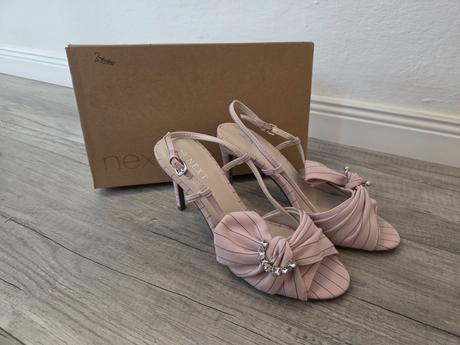 Bledoružové sandále, next,41