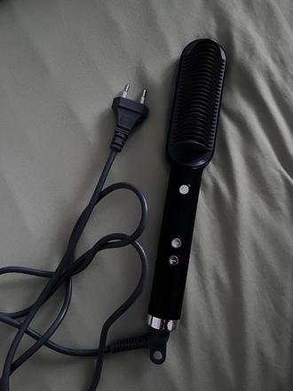 Vyrovnávacia kefa na vlasy,