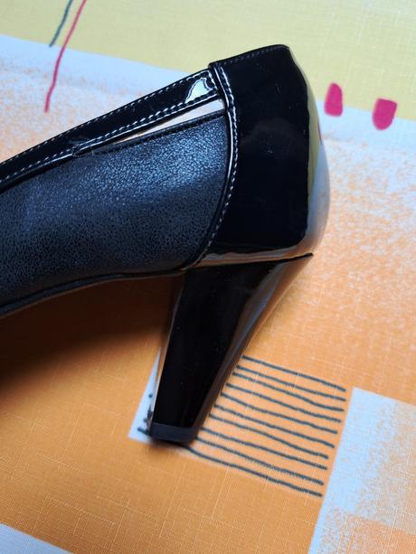 Spoločenské topánky, 39