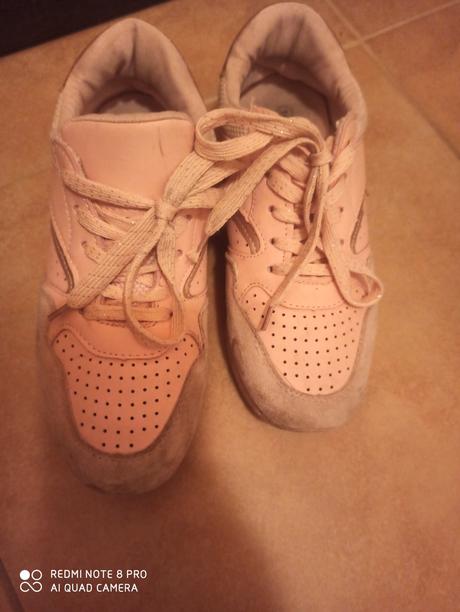 Lososove tenisky, 36