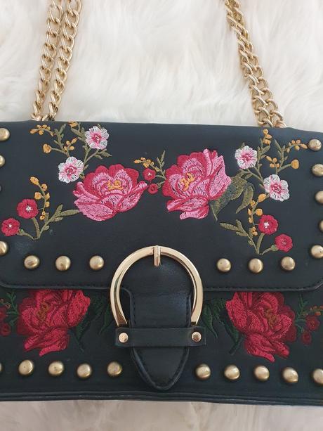 Krásna vyšívaná kabelka zn. stradivarius, stradivarius