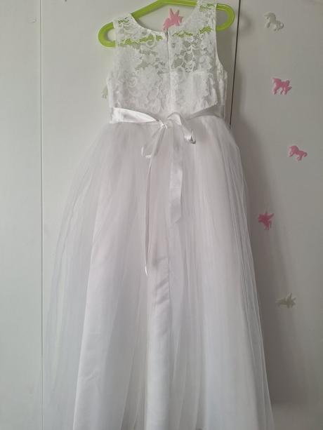 Predám saty velk.140 cm na 1.sv.prijim. a ozdoba, 140