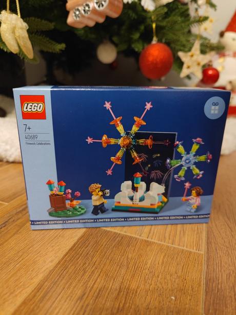 Lego 40689 - oslavy s ohňostrojom, 