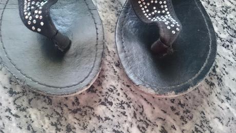 Sandalky medziprstacky, 33