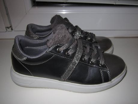 Zaujímavé tenisky s leskom, 38