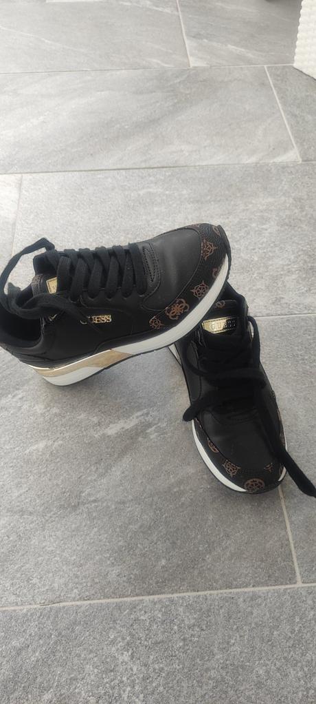 Guess botasky, guess,37