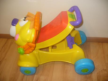 Minimálne používané odrážadlo fisher price, 