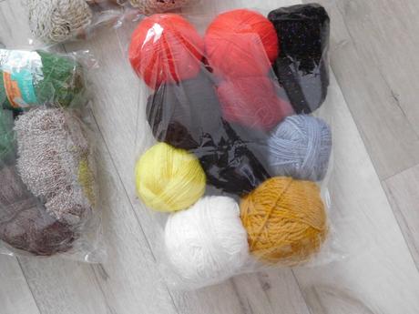 Vlna na ďalšiu tvorbu, čelenky, ponožky, čiapky,,